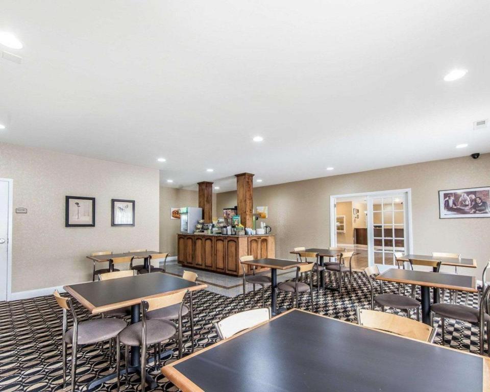 Quality Inn & Suites Bremen Ngoại thất bức ảnh